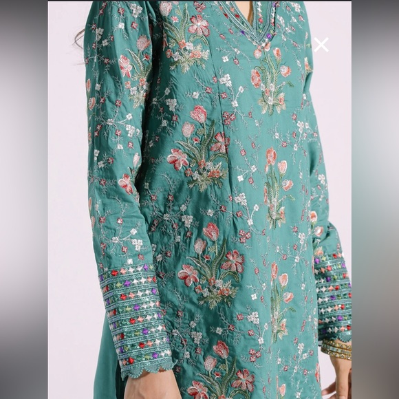 Pakistani brand Ethnic 2 piece - Picture 2 of 2